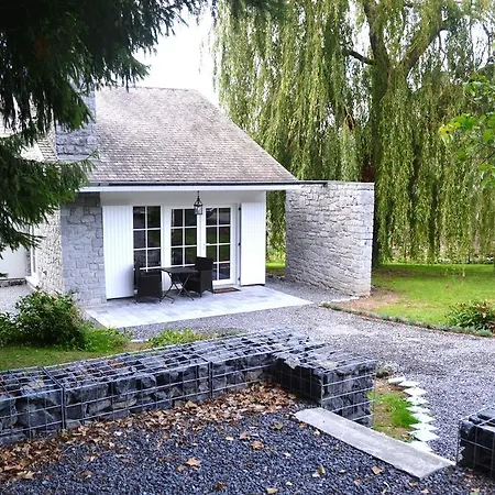 Sous Le Saule Holiday
